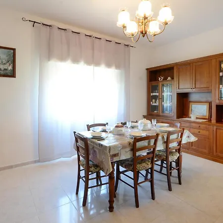 2 Bedroom Beautiful In 別荘