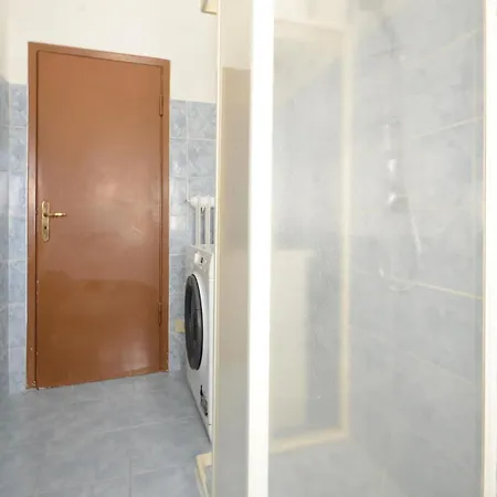 2 Bedroom Beautiful In スヴェレート